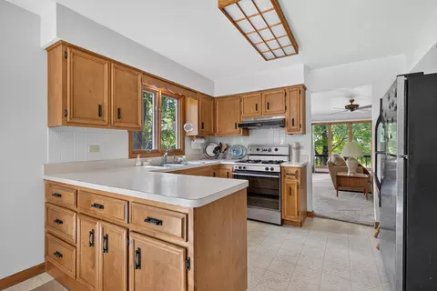 Kitchen - 5705 E North Prairie Dr, Morris, IL 60450 photo 4 of 4