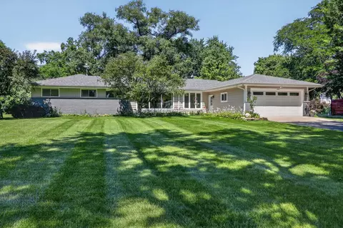 4218 Seeley Ave, Downers Grove, IL 60515