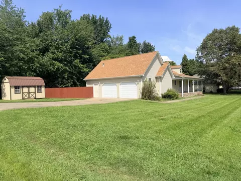 Exterior - 2805 Juniper Dr, Metropolis, IL 62960 photo 2 of 7