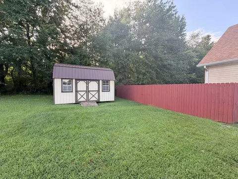 Exterior - 2805 Juniper Dr, Metropolis, IL 62960 photo 7 of 7