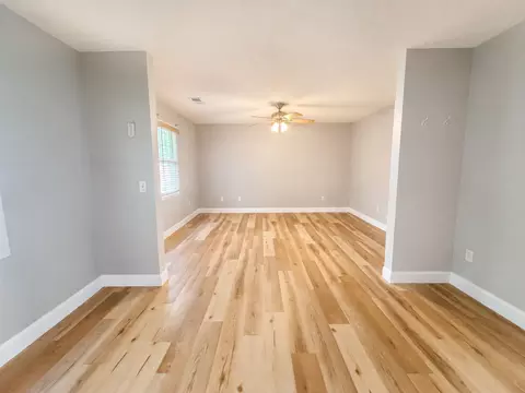 Living - 2805 Juniper Dr, Metropolis, IL 62960 photo 5 of 5