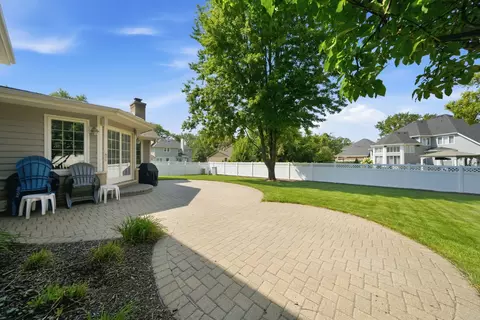 Exterior - 1654 Wadsworth Rd, Wheaton, IL 60189 photo 3 of 6