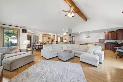 Living - 1654 Wadsworth Rd, Wheaton, IL 60189 photo 2 of 6