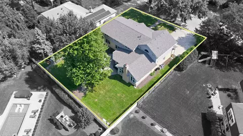 View/Area - 1654 Wadsworth Rd, Wheaton, IL 60189 photo 1 of 4