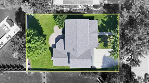 View/Area - 1654 Wadsworth Rd, Wheaton, IL 60189 photo 2 of 4