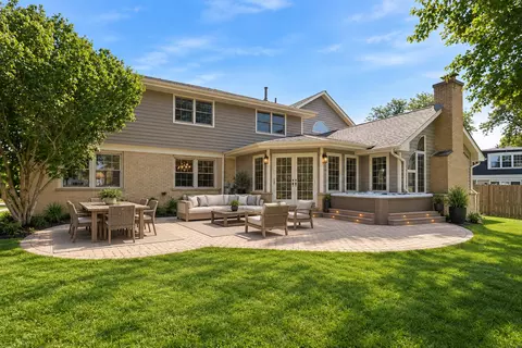 Exterior - 1654 Wadsworth Rd, Wheaton, IL 60189 photo 6 of 6