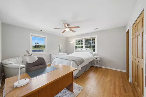 Bedroom - 1654 Wadsworth Rd, Wheaton, IL 60189 photo 2 of 5
