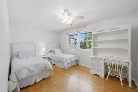 Bedroom - 1654 Wadsworth Rd, Wheaton, IL 60189 photo 4 of 5