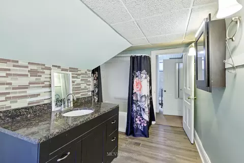 Bath - 514 E Jackson St, Joliet, IL 60432 photo 3 of 3