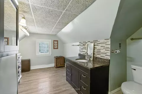 Bath - 514 E Jackson St, Joliet, IL 60432 photo 2 of 3