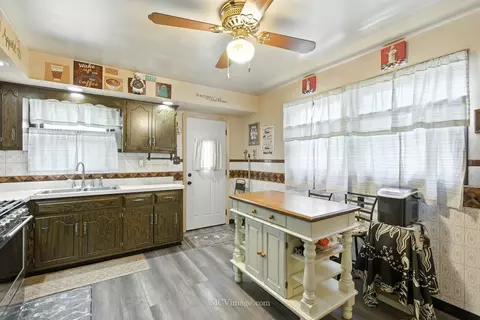 Kitchen - 514 E Jackson St, Joliet, IL 60432 photo 2 of 2