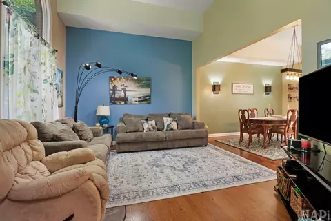 Living - 2708 Whiting Ct, Mchenry, IL 60050 photo 2 of 4