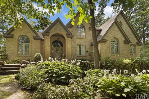2708 Whiting Ct, Mchenry, IL 60050