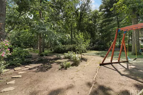 Exterior - 2708 Whiting Ct, Mchenry, IL 60050 photo 7 of 12