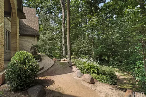 Exterior - 2708 Whiting Ct, Mchenry, IL 60050 photo 10 of 12