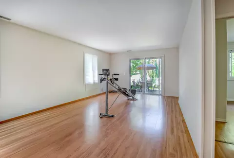 Living - 1419 Chippewa Trl, Wheeling, IL 60090 photo 5 of 5