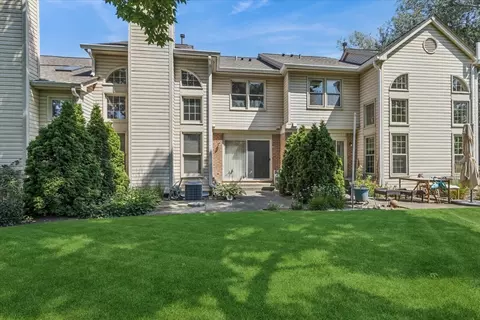 Exterior - 1315 Cheswick Ct #C, Wheeling, IL 60090 photo 2 of 3