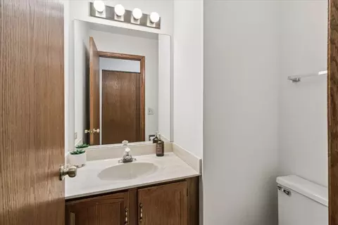 Bath - 1315 Cheswick Ct #C, Wheeling, IL 60090 photo 1 of 4