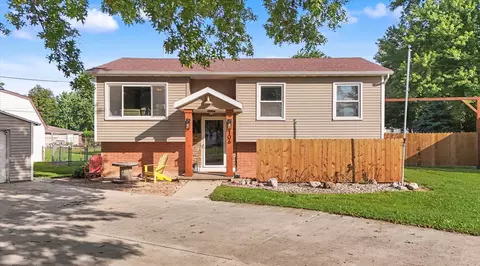 Exterior - 106 Mckinley Cir, Philo, IL 61864 photo 2 of 12