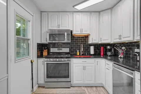 Kitchen - 106 Mckinley Cir, Philo, IL 61864 photo 2 of 5