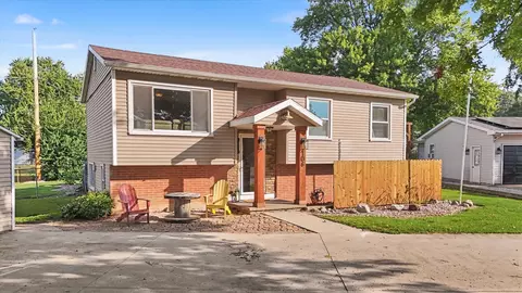 Exterior - 106 Mckinley Cir, Philo, IL 61864 photo 4 of 12