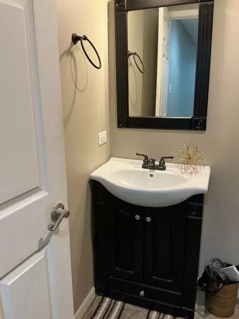 Bath - 5613 W Sutton Pl, Monee, IL 60449 photo 1 of 5