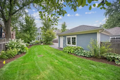 Exterior - 887 Ash St, Winnetka, IL 60093 photo 11 of 11