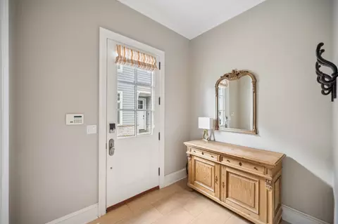 Entry Way - 887 Ash St, Winnetka, IL 60093 photo 2 of 4