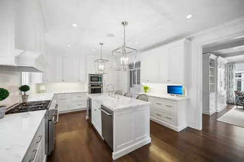Kitchen - 887 Ash St, Winnetka, IL 60093 photo 4 of 4