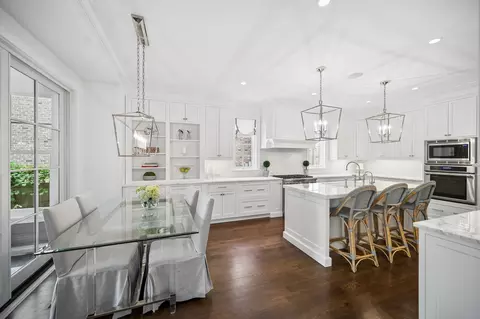 Kitchen - 887 Ash St, Winnetka, IL 60093 photo 3 of 4