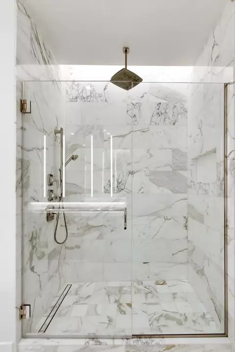 Bath - 363 E Wacker Dr #4803, Chicago, IL 60601 photo 1 of 1