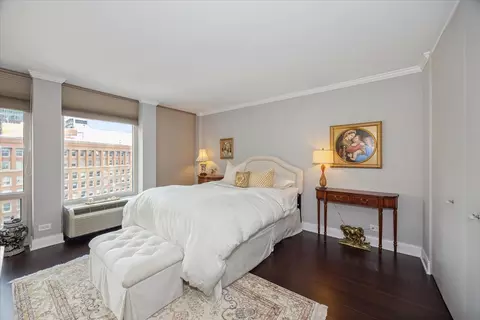 Bedroom - 111 E Chestnut St #16J, Chicago, IL 60611 photo 2 of 3