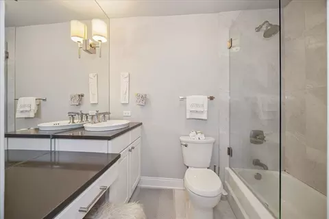 Bath - 111 E Chestnut St #16J, Chicago, IL 60611 photo 1 of 1