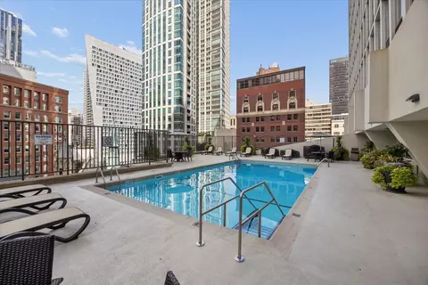 Exterior - 111 E Chestnut St #16J, Chicago, IL 60611 photo 2 of 2