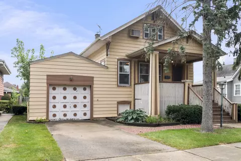 17 N Chester Ave, Park Ridge, IL 60068