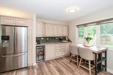 Kitchen - 33838 N Christa Dr, Ingleside, IL 60041 photo 4 of 7