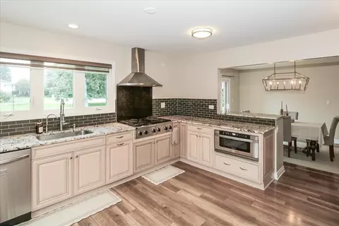 Kitchen - 33838 N Christa Dr, Ingleside, IL 60041 photo 2 of 7