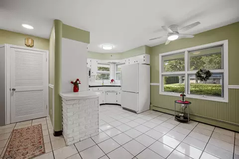 Entry Way - 2275 Nan St, Aurora, IL 60502 photo 1 of 1