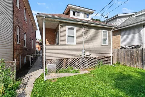 Exterior - Undisclosed, Chicago, IL 60629 photo 4 of 6