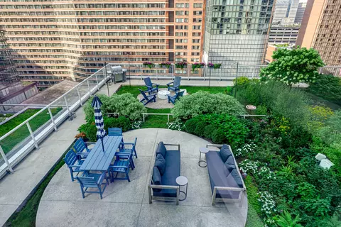 Exterior - 240 E Illinois St #1102, Chicago, IL 60611 photo 3 of 8