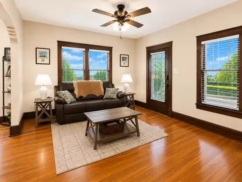 Living - 306 Gregory St, Normal, IL 61761 photo 3 of 4