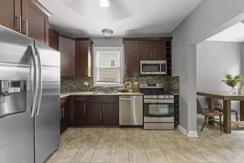 Kitchen - 8019 46th St, Lyons, IL 60534 photo 3 of 3