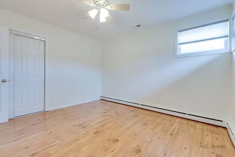 Bedroom - 1091 E Villa Dr, Des Plaines, IL 60016 photo 6 of 7