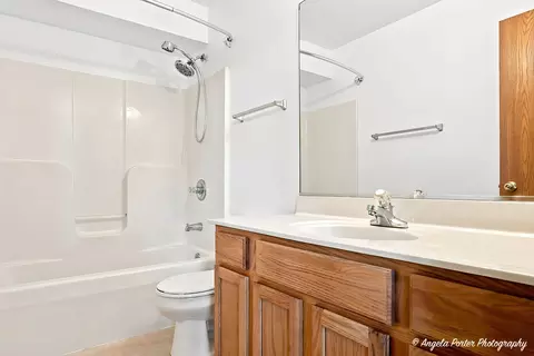 Bath - Undisclosed, Mchenry, IL 60050 photo 2 of 2