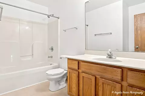 Bath - Undisclosed, Mchenry, IL 60050 photo 1 of 2