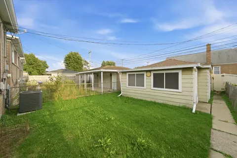 Exterior - 2805 E 130th St, Chicago, IL 60633 photo 2 of 5
