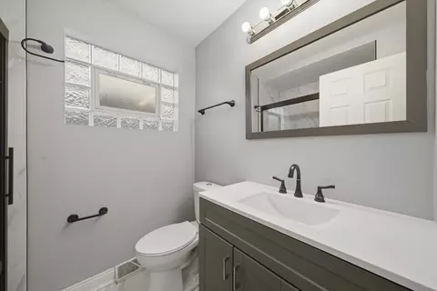 Bath - 2805 E 130th St, Chicago, IL 60633 photo 1 of 2