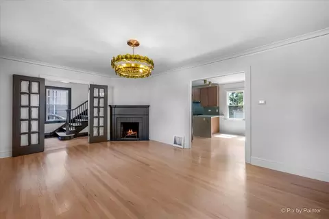Living - 95 Pine Ave, Riverside, IL 60546 photo 3 of 4