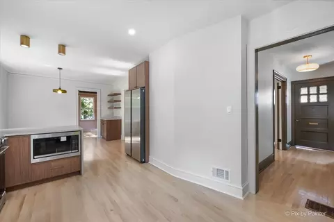 Entry Way - 95 Pine Ave, Riverside, IL 60546 photo 2 of 5