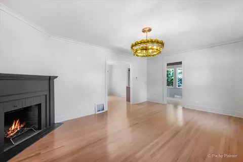 Living - 95 Pine Ave, Riverside, IL 60546 photo 2 of 4
